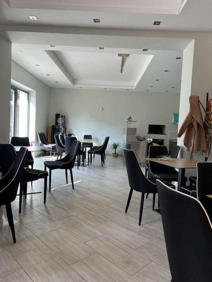 Atomos Bed & Breakfast Alvignano Exterior foto